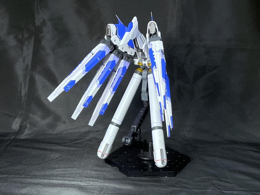 RG Hi-νガンダム＋ハイパー・メガ・バズーカ・ランチャー 全塗装完成品