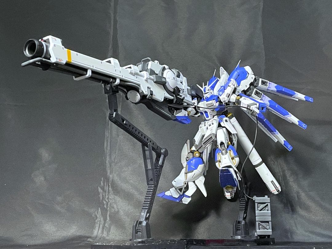RG Hi-νガンダム＋ハイパー・メガ・バズーカ・ランチャー 全塗装完成品