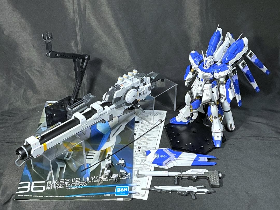 RG Hi-νガンダム＋ハイパー・メガ・バズーカ・ランチャー 全塗装完成品
