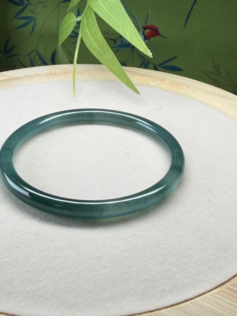 新入荷❣️天然本翡翠　特色雪花綿入り【半山半水】高氷藍水細身バングル　鑑定書付き