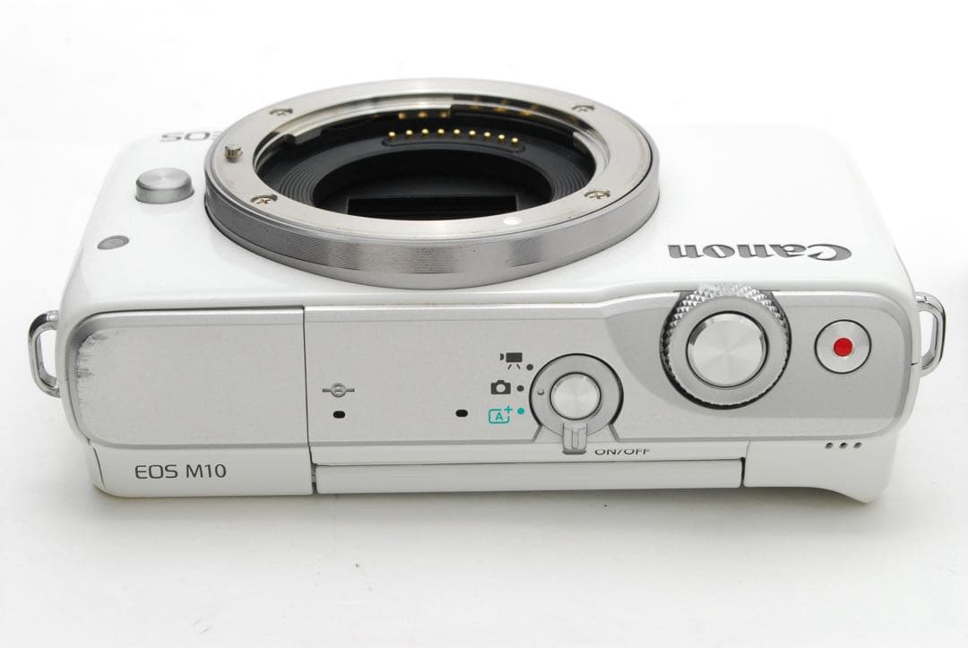 ✨極美品✨キャノン EOS M10❤️Wi-Fi&自撮◎❤️超小型軽量ミラーレス！