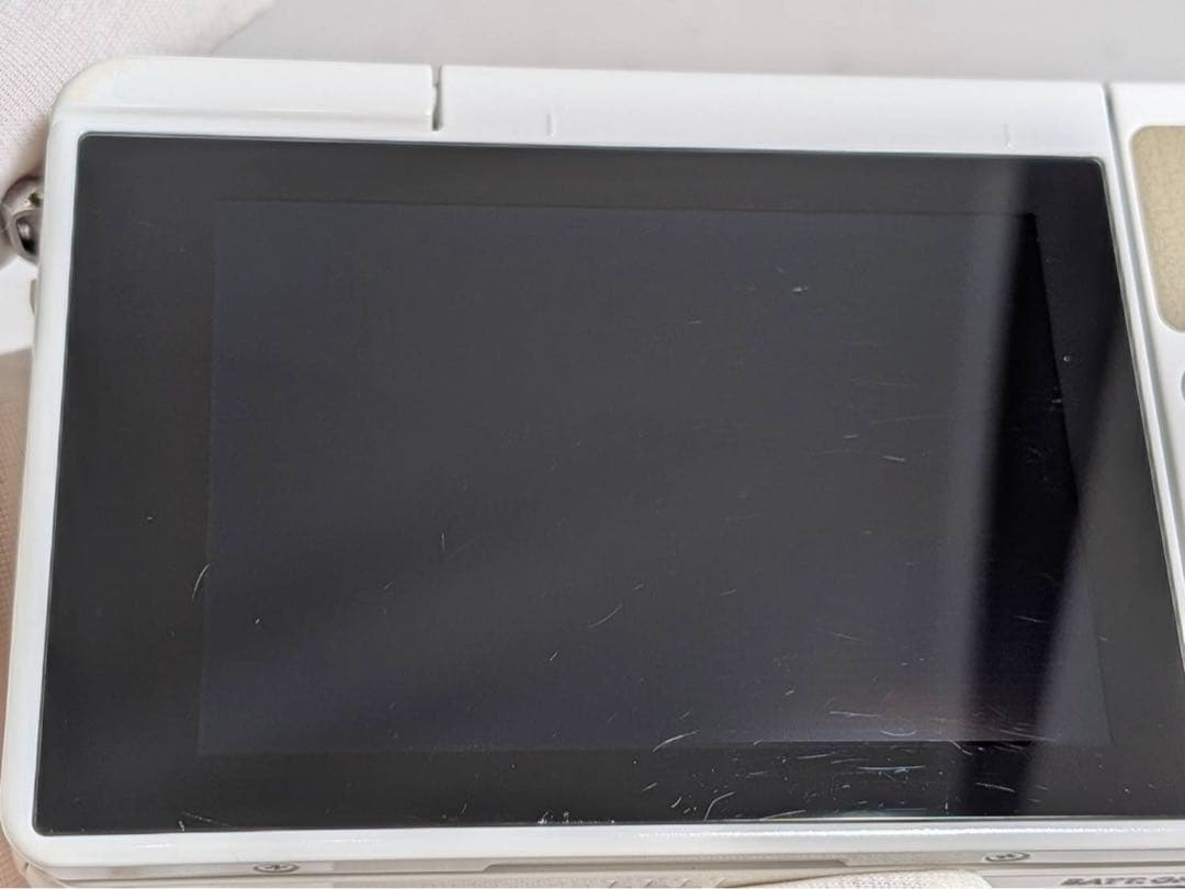 ✨極美品✨キャノン EOS M10❤️Wi-Fi&自撮◎❤️超小型軽量ミラーレス！