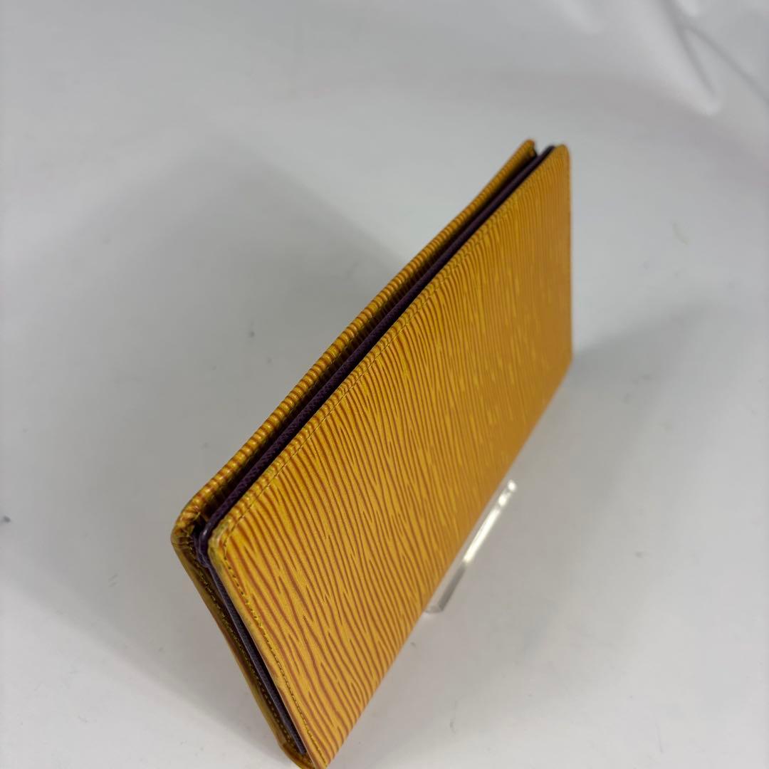 ルイヴィトン エピ ポルトカルトクレディエン 二つ折り長財布　M63219