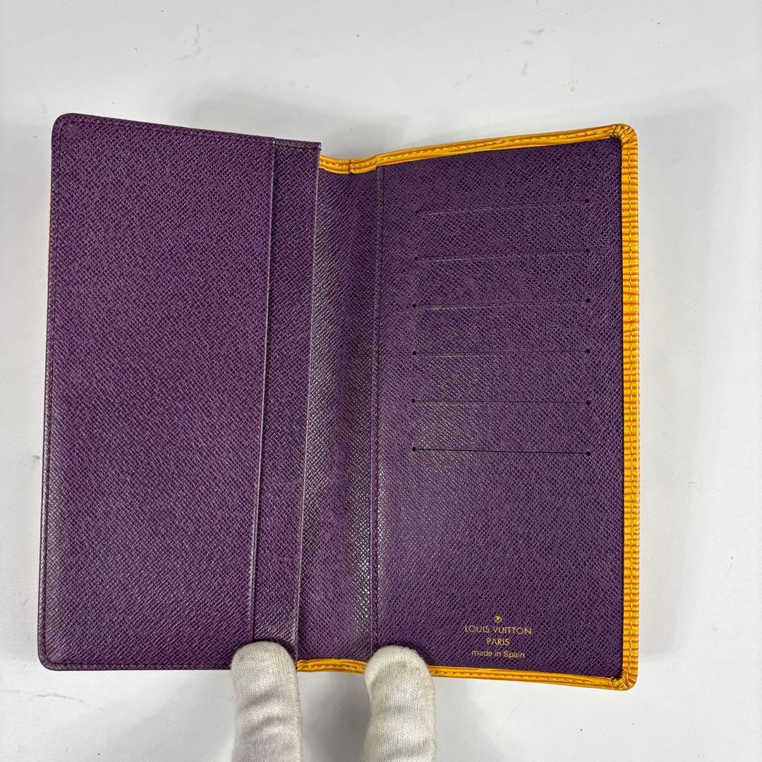 ルイヴィトン エピ ポルトカルトクレディエン 二つ折り長財布　M63219