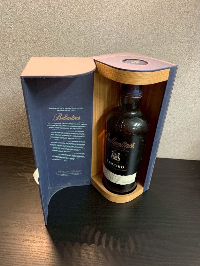 ウイスキー Ballantine's Rare Blended Scotch Whisky