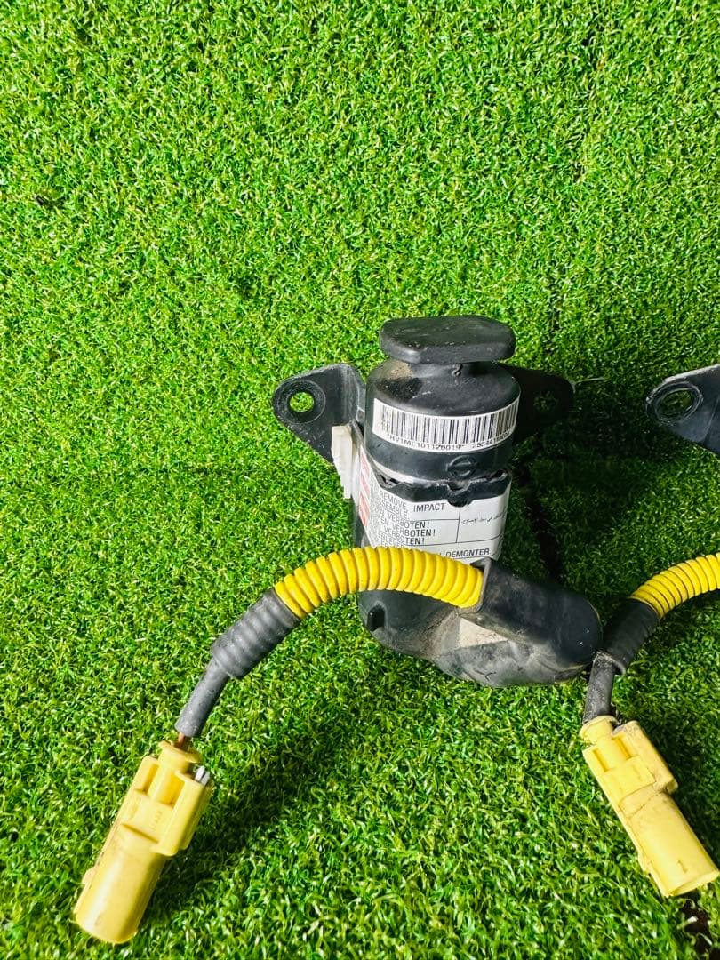 日産　Y51 フーガ 前期　ポップアップエンジンフード　アクチェータ