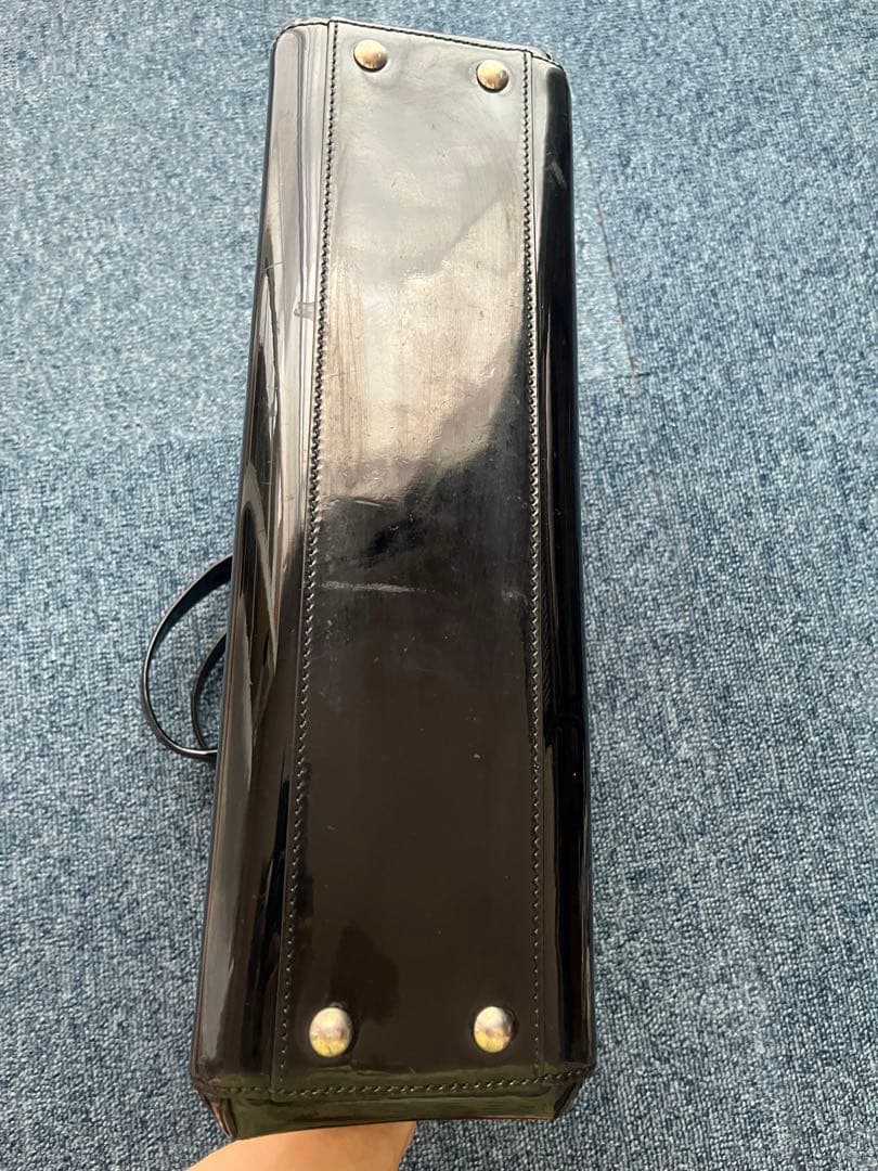 カルティエ　マルチェロ　パンチングロゴ　エナメル　パテント　レザー　ブラック