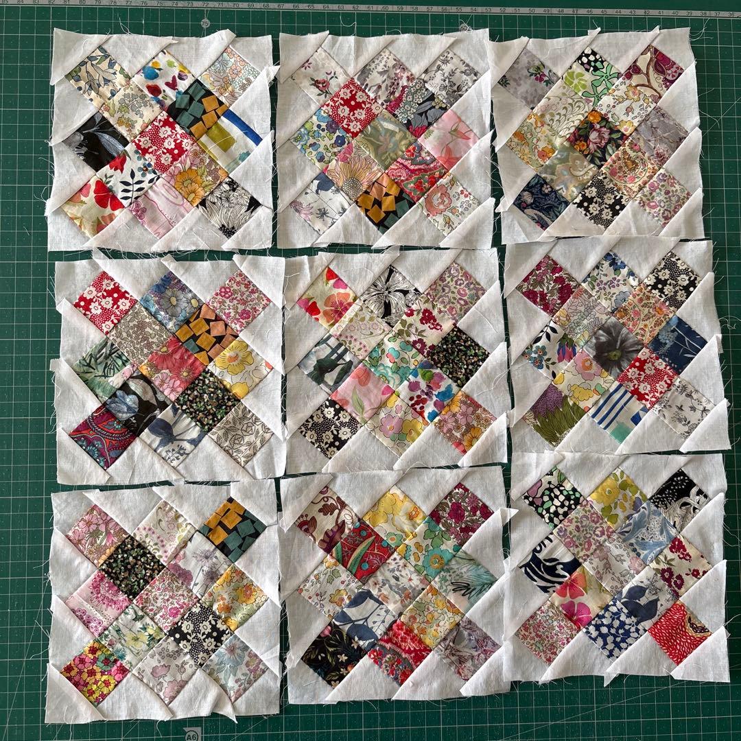 ハンドメイド　リバティー　キルトトップ　四角つなぎ　九枚セット×4　未完成