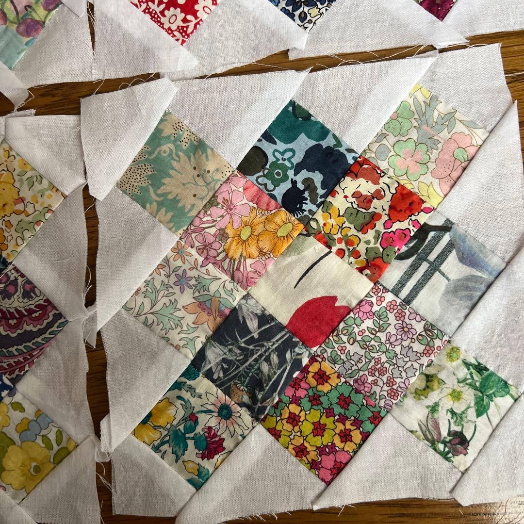 ハンドメイド　リバティー　キルトトップ　四角つなぎ　九枚セット×4　未完成