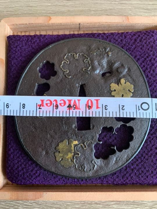 鍔　雪花紋　鉄鍔　赤銅覆輪