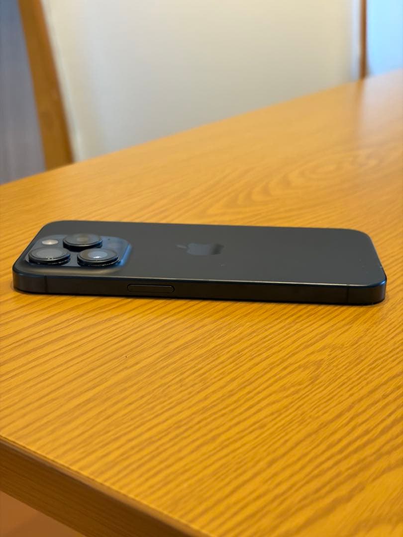 【美品】Apple iPhone 15 Pro 256GB