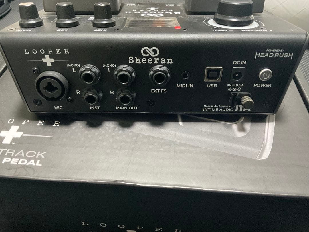 Sheeran Looper ( シーラン・ルーパー ) / LOOPER+