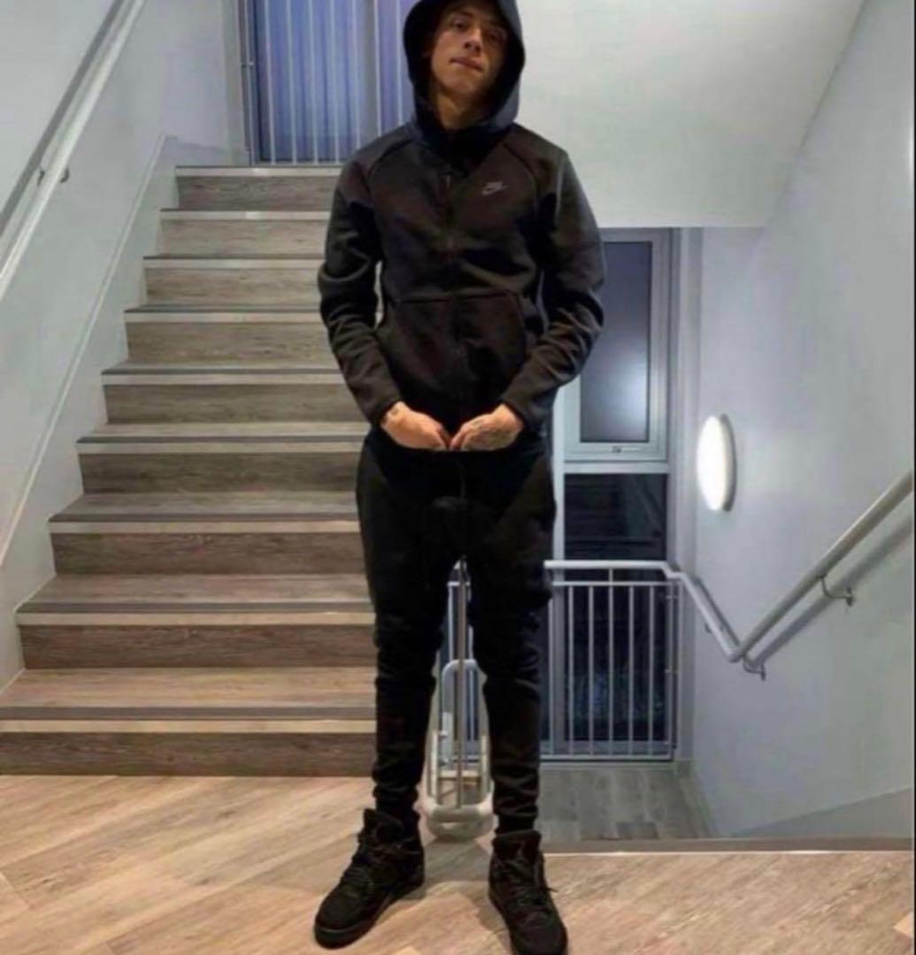 専用です！　Nike ナイキ テック フリース パーカー スウェット Ｍサイズ