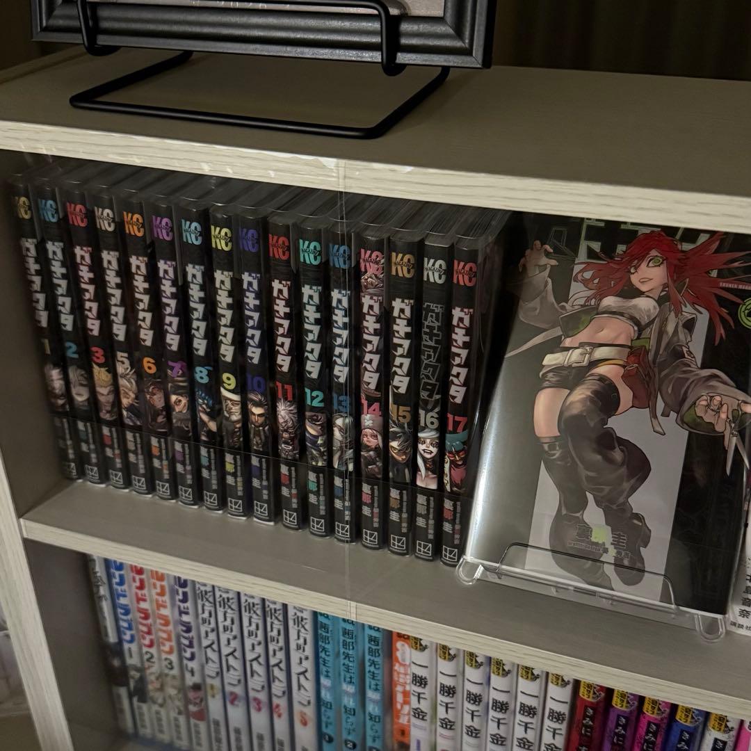 ［美品］ガチアクタ　1〜17巻　全巻セット リヨウ　アクリルスタンド付き