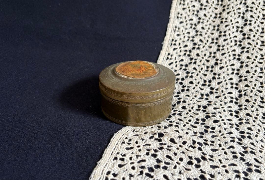 真鍮製パウダーケース　フランス　アンティーク