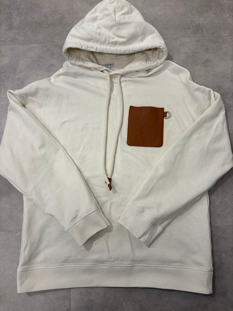 ロエベ　アナグラムレザーパッチフーディー