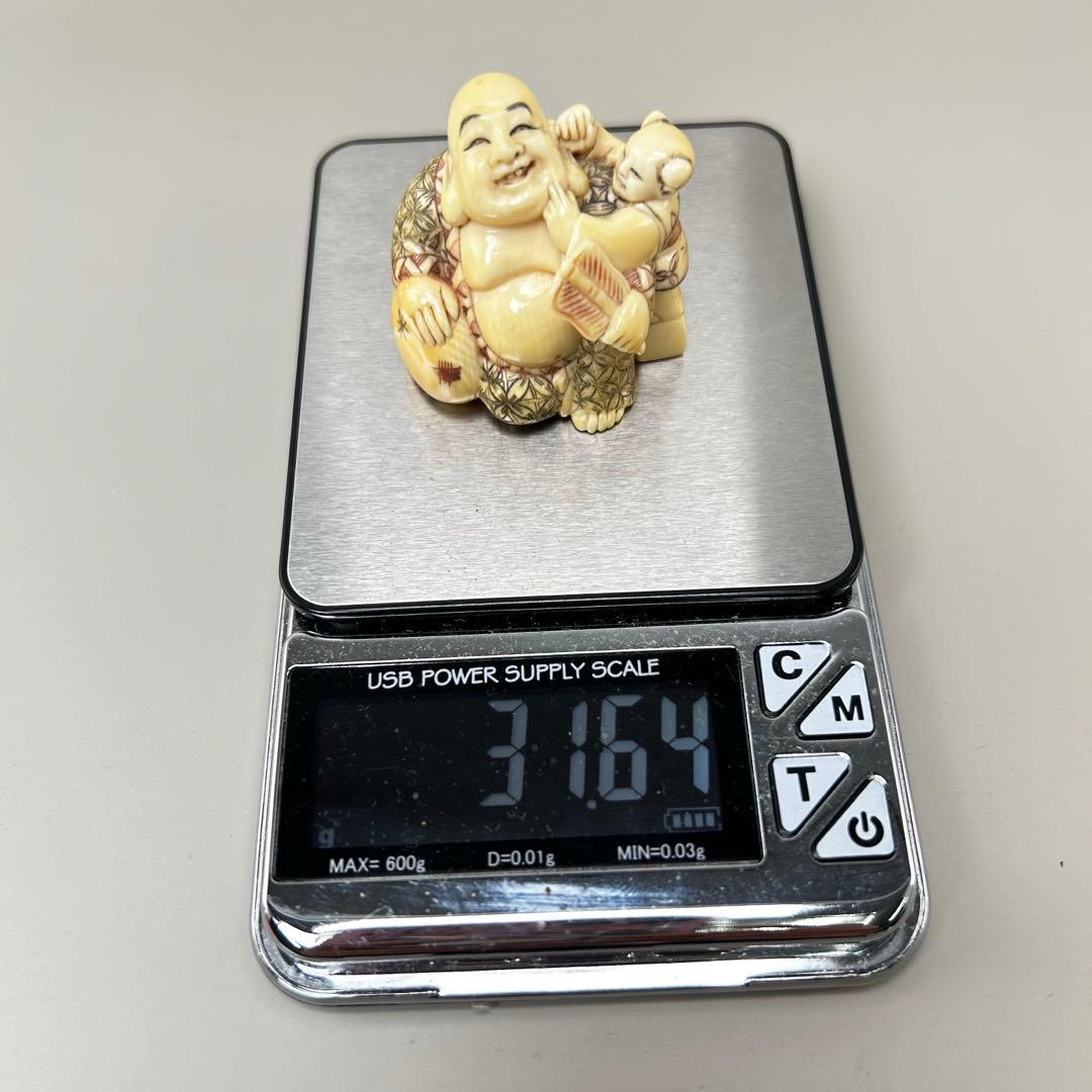 極上　根付　天然素材アンティーク骨董　飾り物　古美術　置物　細密細工　彫刻