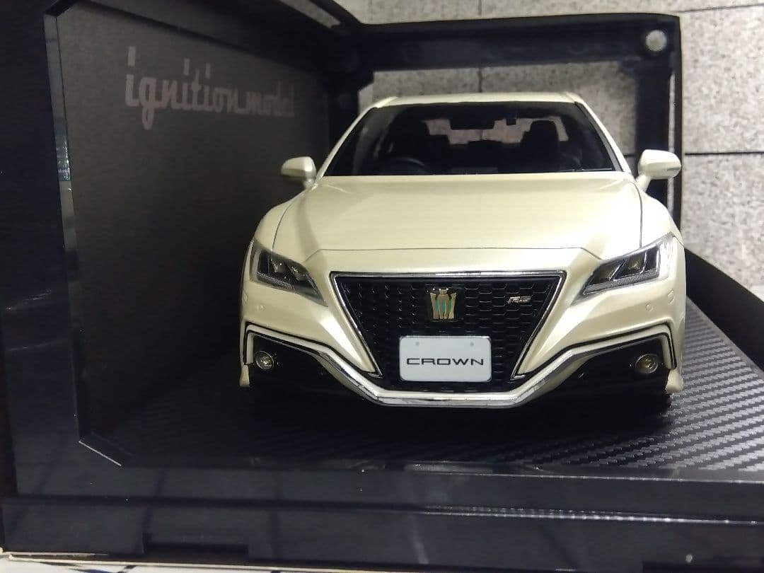 ミニカー 1/18 ignition model TOYOTA CROWN RS 220