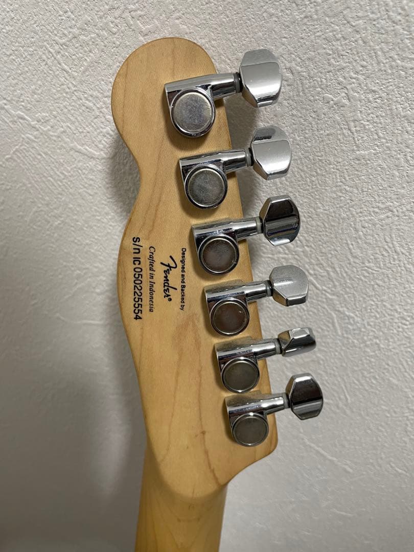 Squier 51 ブラック ストラト／テレ ハイブリッドモデル