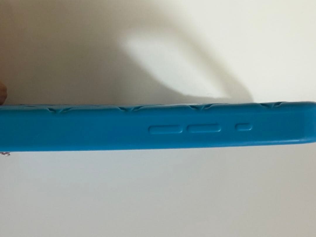 BOTTEGA VENETA 青 iPhone15プロ　シリコンケース