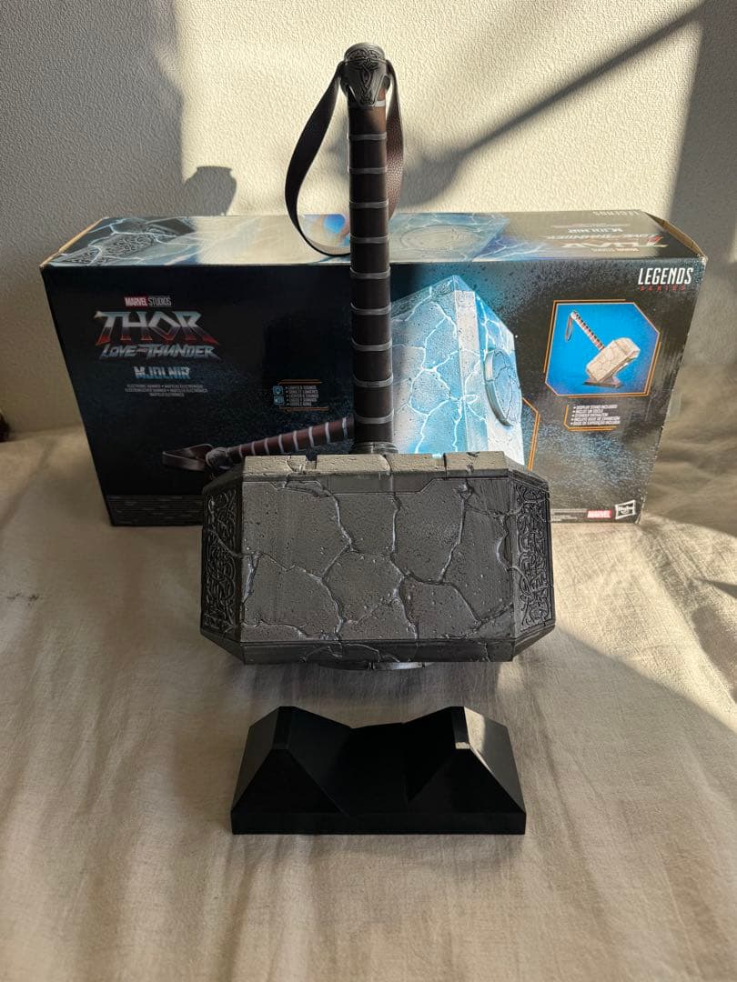 MARVEL ムジョルニア レプリカ スタンド付き