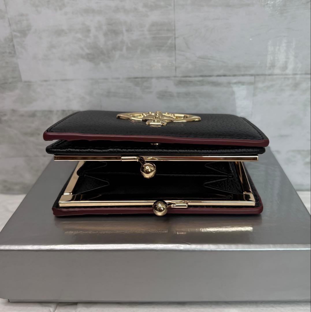 人気のオーブロゴがが映える｜ヴィヴィアンウエストウッド 二つ折り財布 ブラック