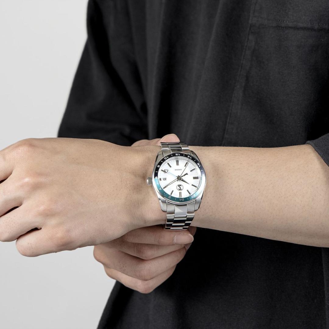 ブルーアーカイブ オリジナルウォッチ アロナ＆プラナ モデル