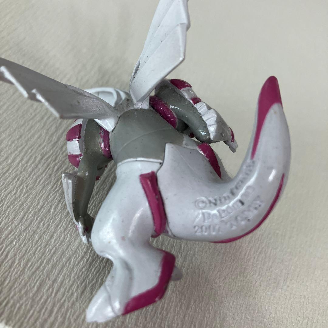 モンコレパルキア　ホワイトピンクのドラゴンフィギュア