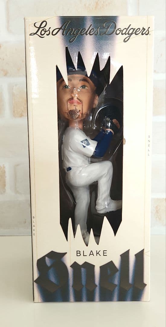 6/16ドジャースタジアム限定配布　ブレイク・スネル投手ボブルヘッド人形