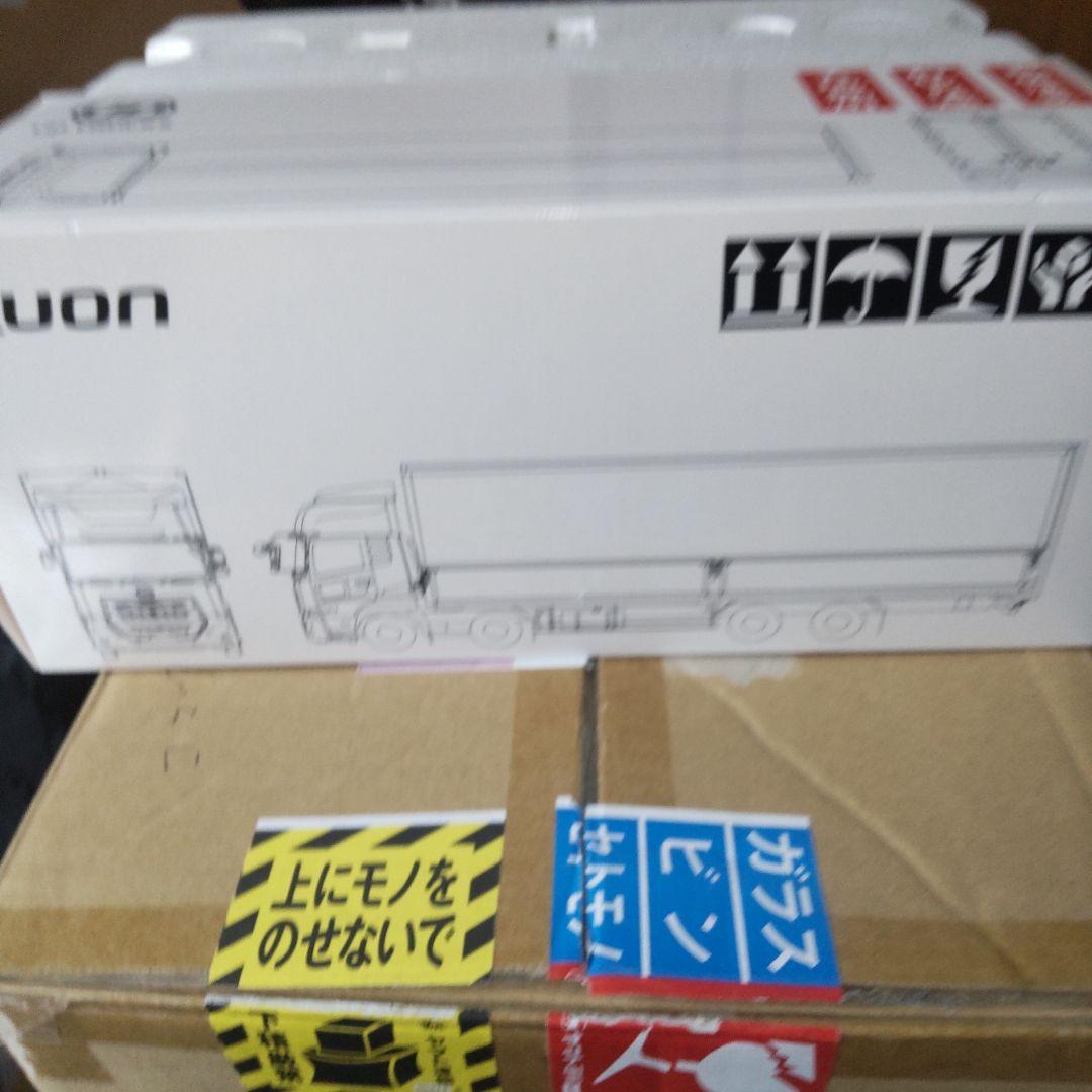 UDトラックス　クオン　低床4軸ハイルーフトラック1/43スケール