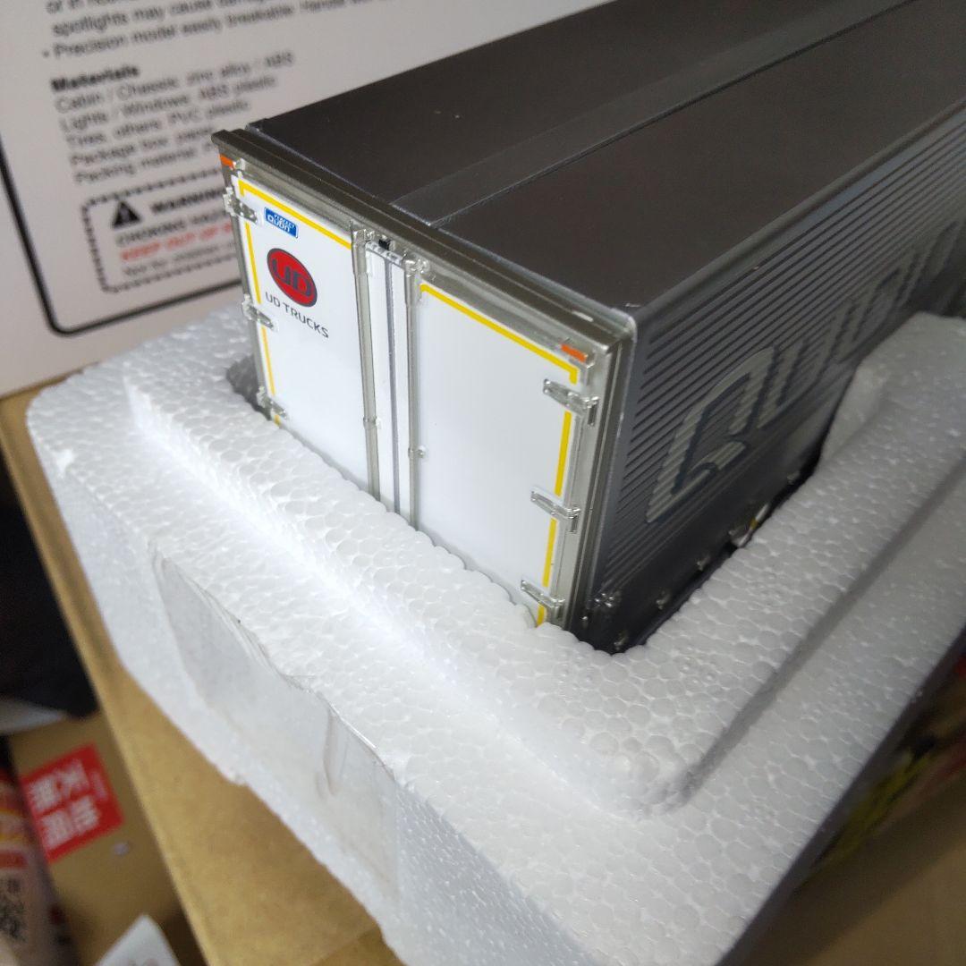 UDトラックス　クオン　低床4軸ハイルーフトラック1/43スケール