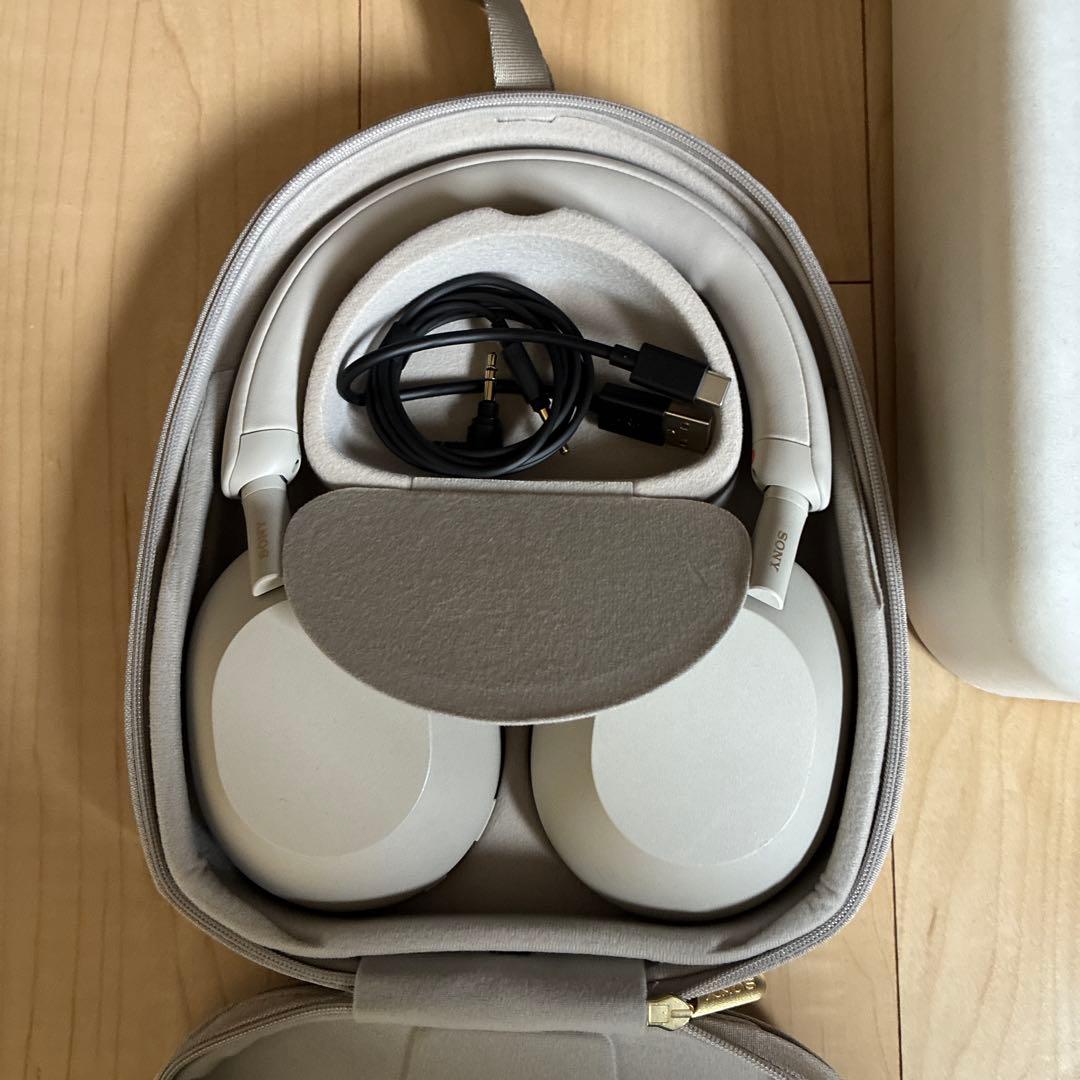 SONY WH-1000XM5 プラチナシルバーホワイト【早い者勝ち】