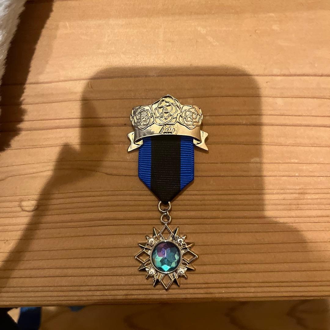 Ado るんるん不可解くまさんとブローチ