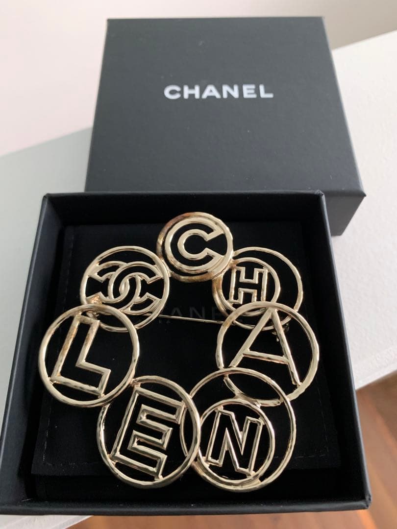 訳あり！CHANELブローチ！大きいブローチ！スタイリッシュ！