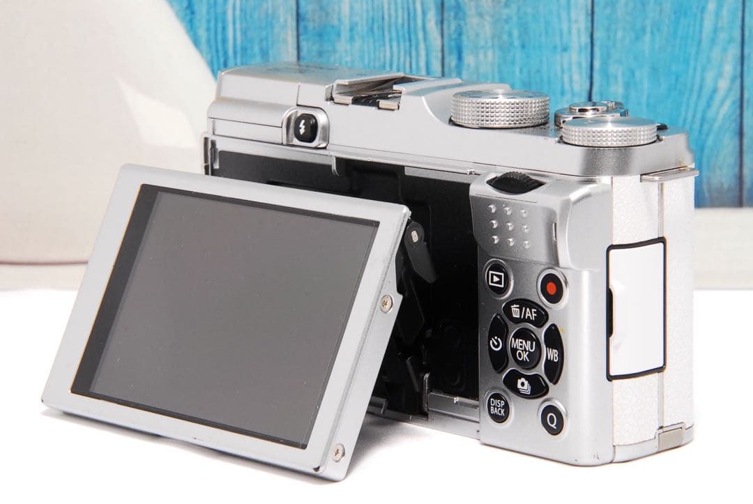 FUJIFILM X-A2 富士フイルムの発色を楽しめる入門機 Wi-Fi