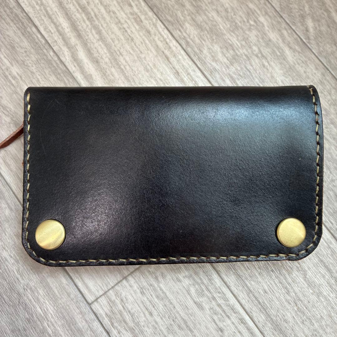 訳あり安値【茶芯ブラック】ミドルトラッカーウォレット　真鍮　お札を折らずに収納
