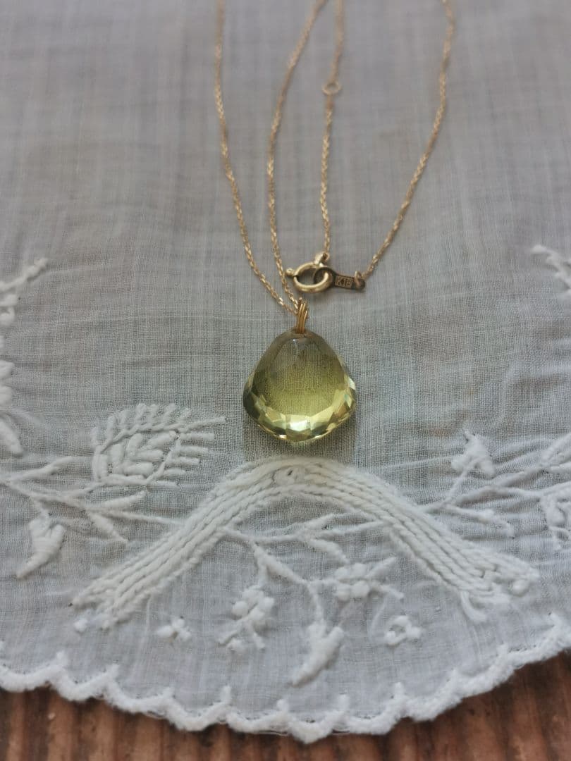 アンティーク スイス アペンツェル刺繍 精緻な白糸刺繍 プチスカラップドイリー