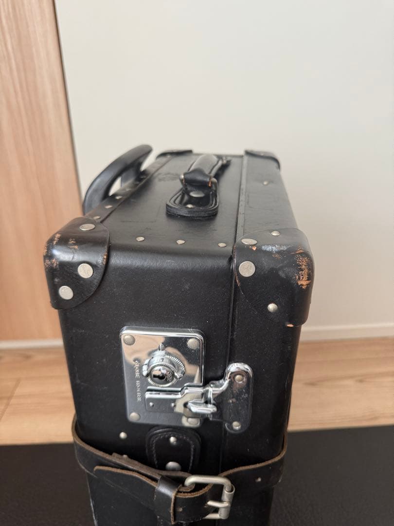 GLOBE-TROTTER センテナリー34L Black/Black 2輪