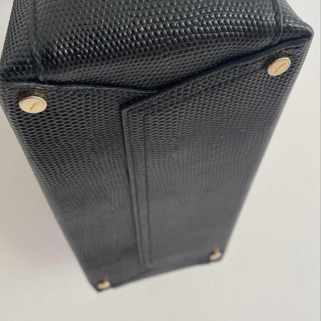 極美品✨サルヴァトーレフェラガモ　ヴァラリボン　2WAY ハンドショルダー　くろ