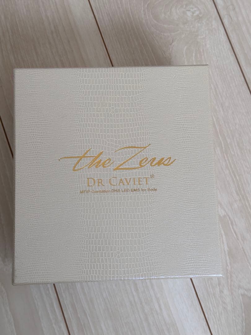 the Zeus DR. CAVIET マッサージ機