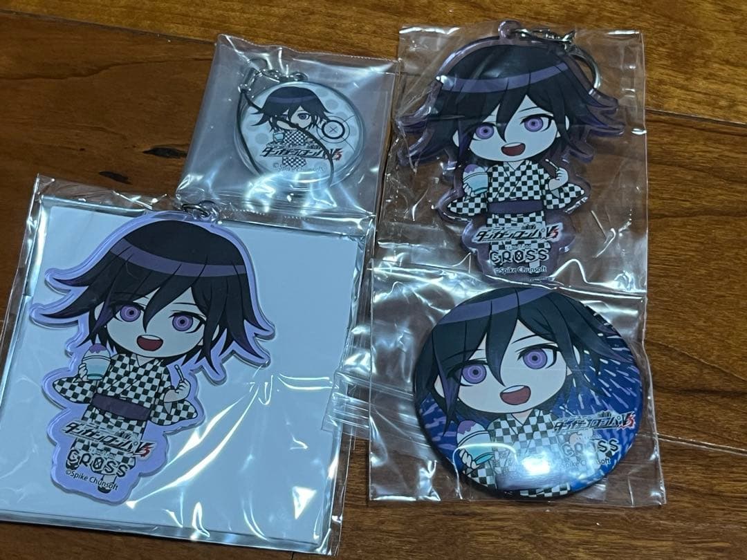 ダンガンロンパ クロスカフェ　王馬　缶バッジ　缶ストラップ　アクキー