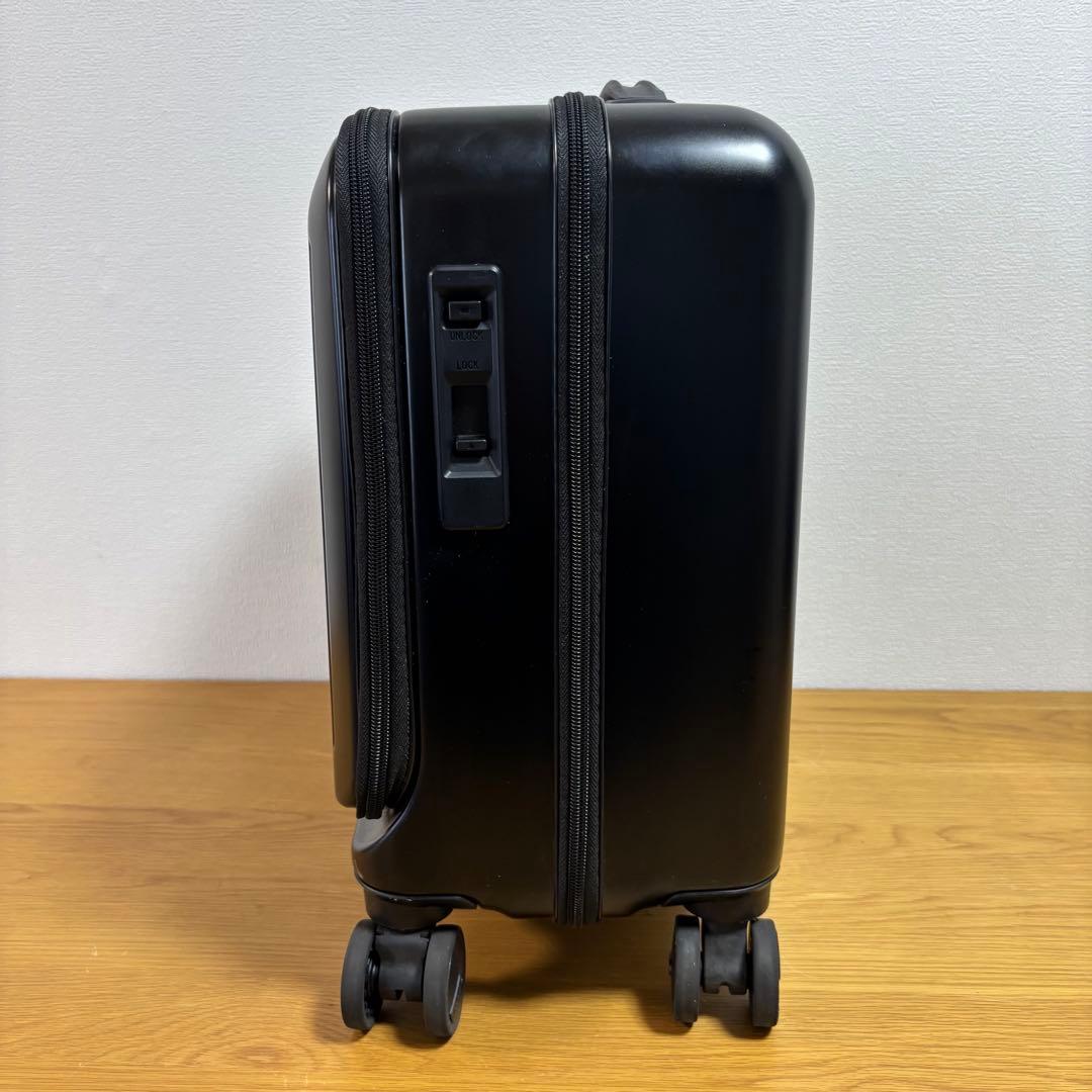 タケオキクチ　キャリーケース　4輪 22L 機内持ち込み　スーツケース　メンズ
