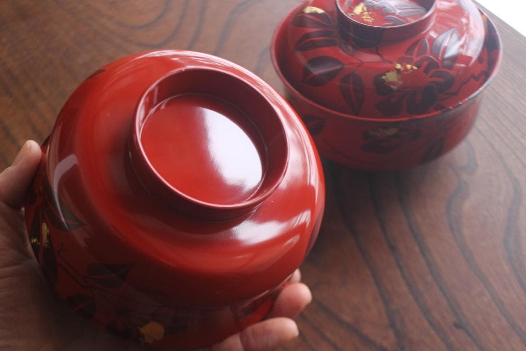 デッドストック！上質朱漆に風情ある椿蒔絵の映える煮物椀2点（検輪島塗懐石椀雑煮椀