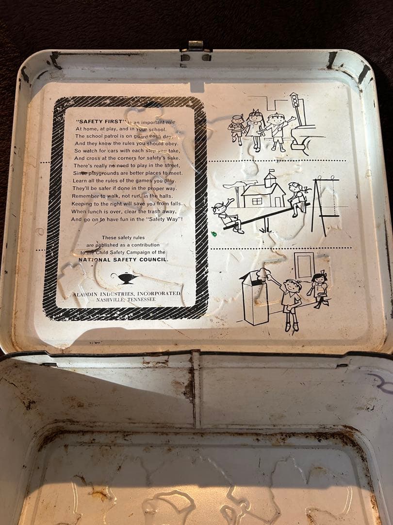 ヴィンテージ 1961年 ヨギベアと仲間たちのメタルランチボックス