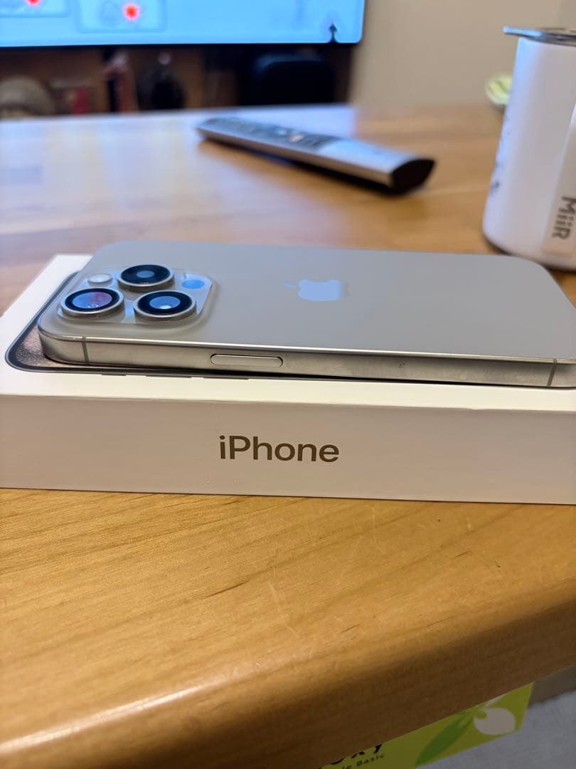 iPhone 15 Pro 128gb ナチュラルチタン　simフリー