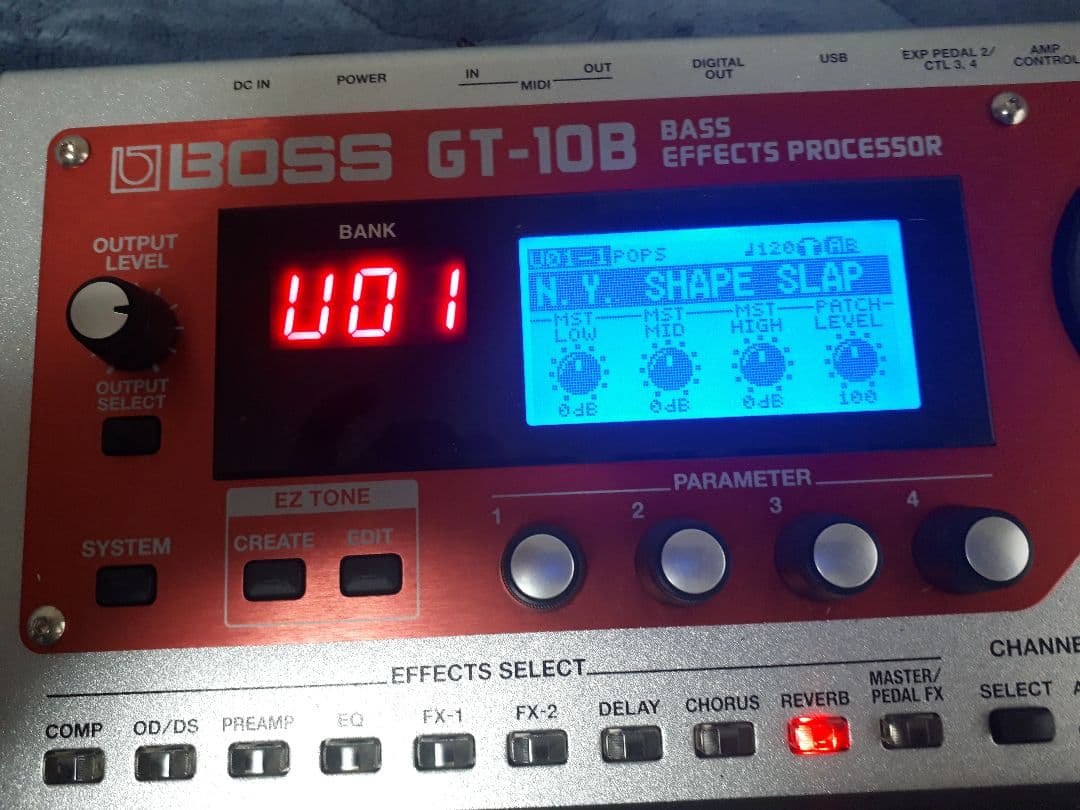 BOSS GT10B ベースマルチエフェクター