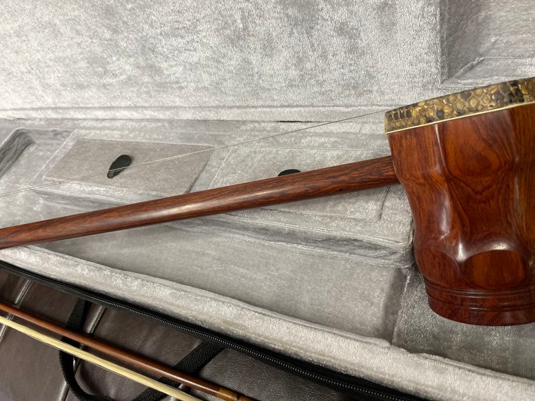 現状品　ケース付き　二胡　ヘビ皮　花梨木　弦楽器