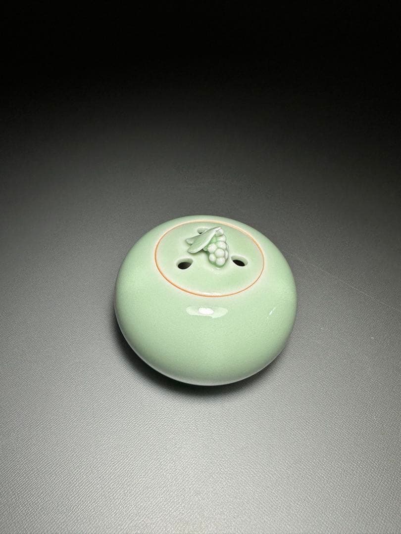 九谷焼　西田健二　作　青磁　香炉　葡萄のつまみ　美品