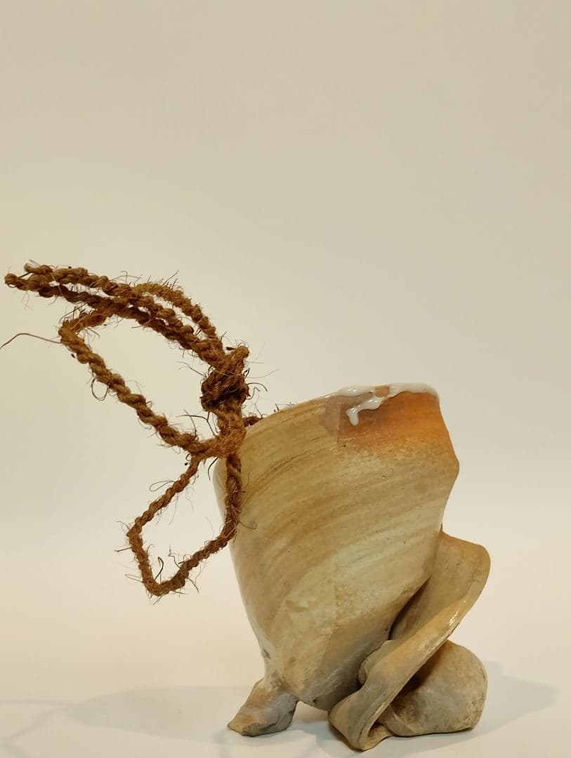 抽象的オブジェ（紐通し有り）釣り花入