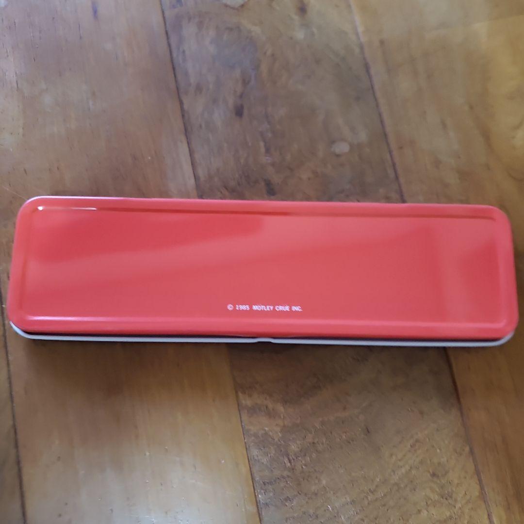 MÖTLEY CRÜE 筆箱 レッド